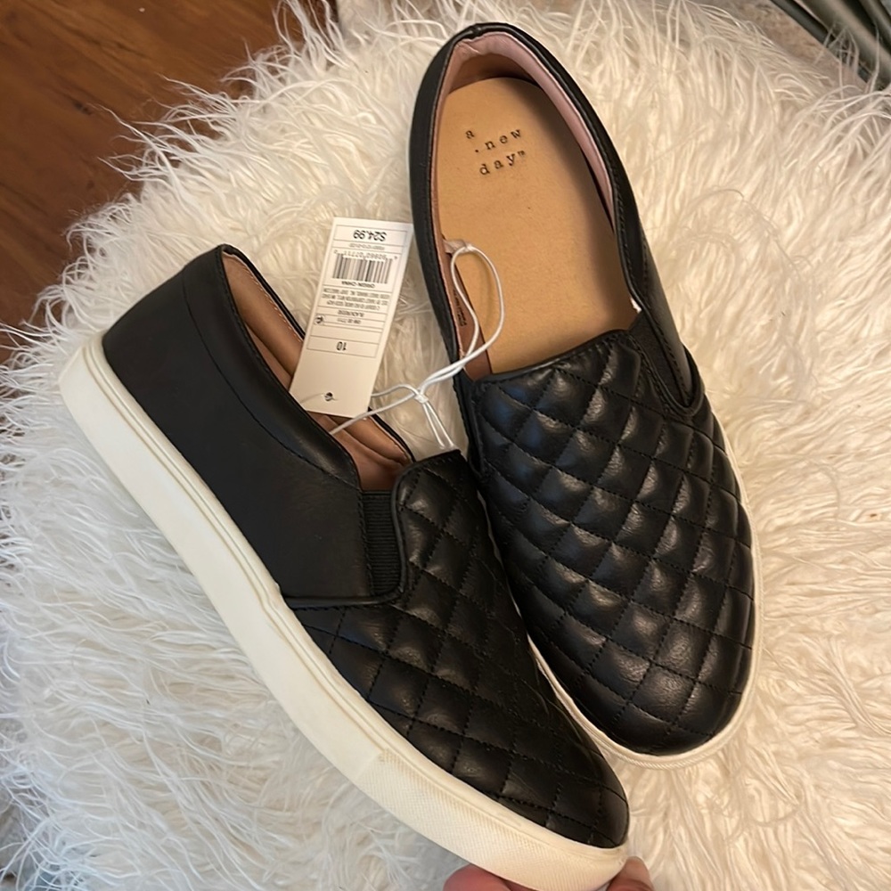 Quilted Black sneakers